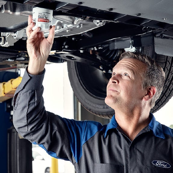 Trust Your Truck to Qualified Ford Mechanics