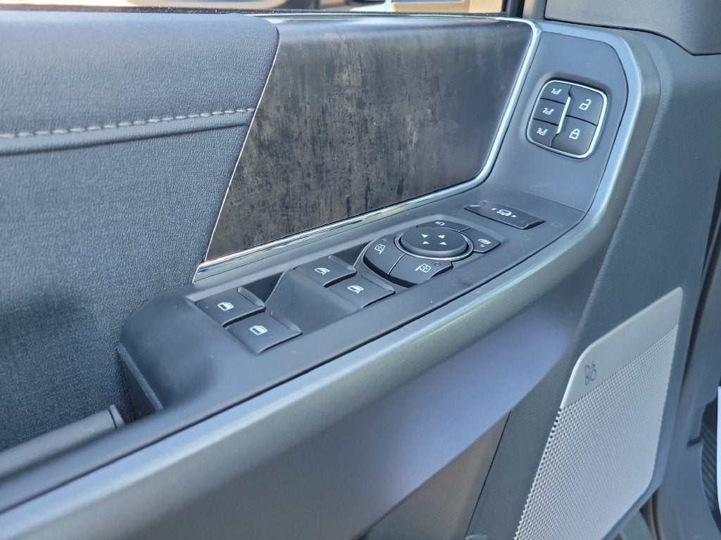 2027 Ford F-450SD Lariat DRW