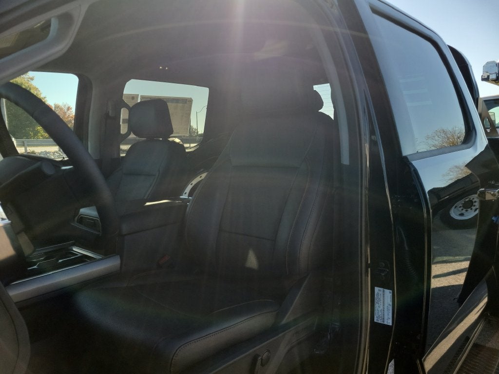 2027 Ford F-450SD Lariat DRW