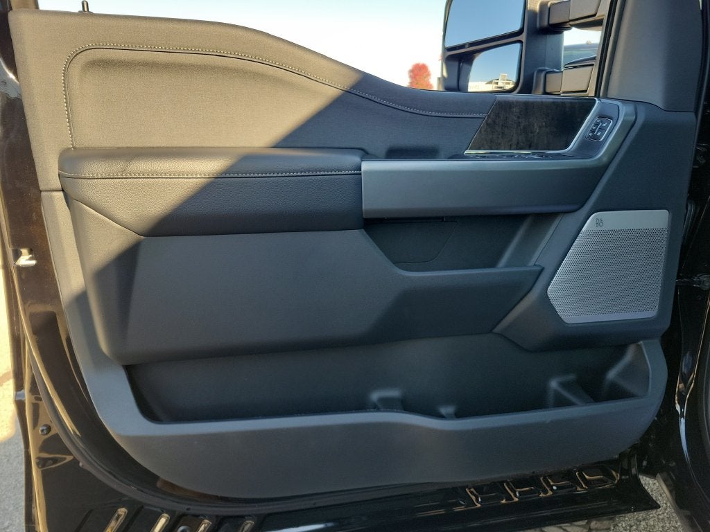 2027 Ford F-450SD Lariat DRW
