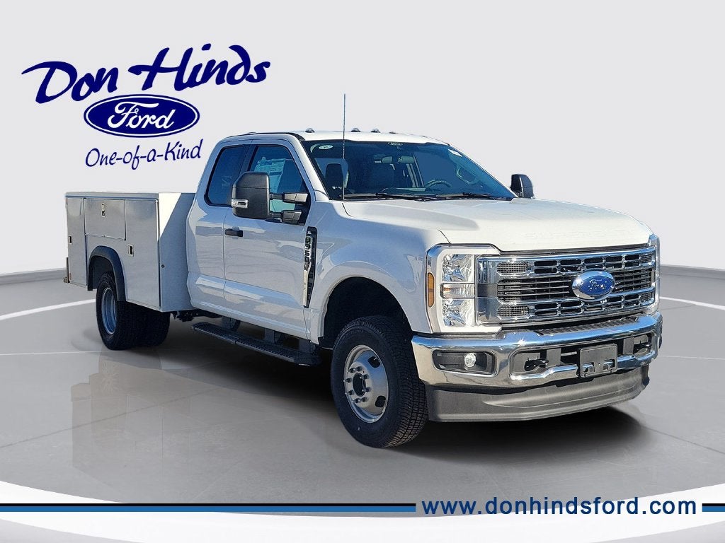 2026 Ford F-350 Super Duty Chassis Cab XL