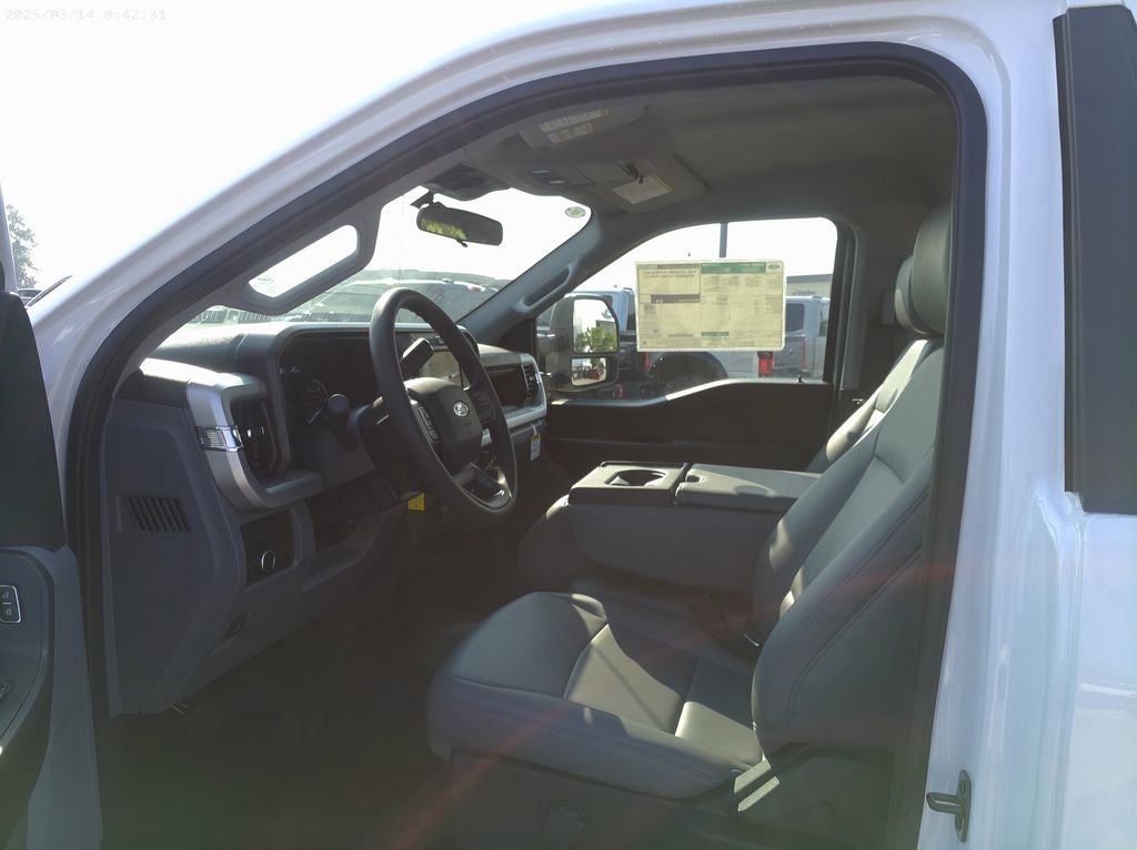2025 Ford F-600SD XL