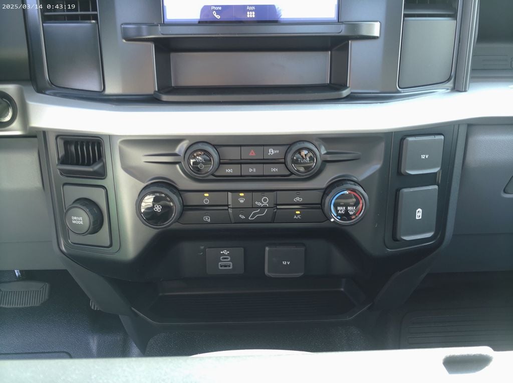 2025 Ford F-600SD XL