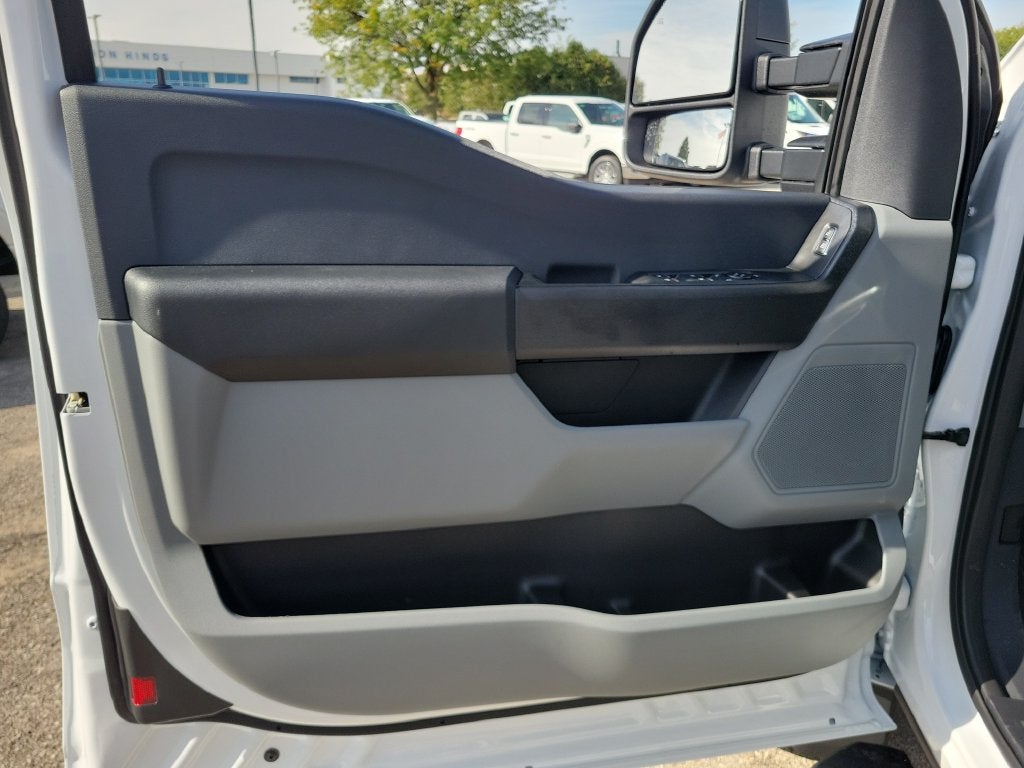 2027 Ford F-550SD XL DRW