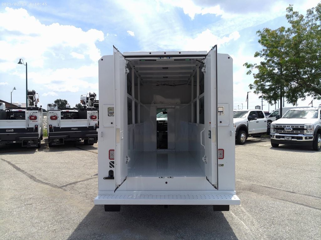 2026 Ford E-350SD Base Cutaway