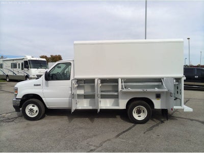 2025 Ford E-350SD Base Cutaway