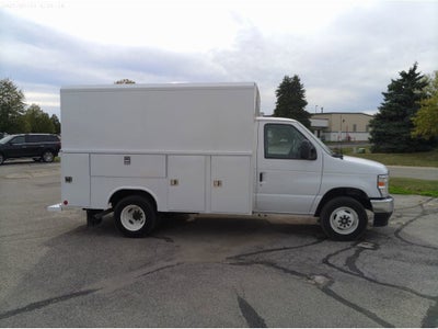 2025 Ford E-350SD Base Cutaway
