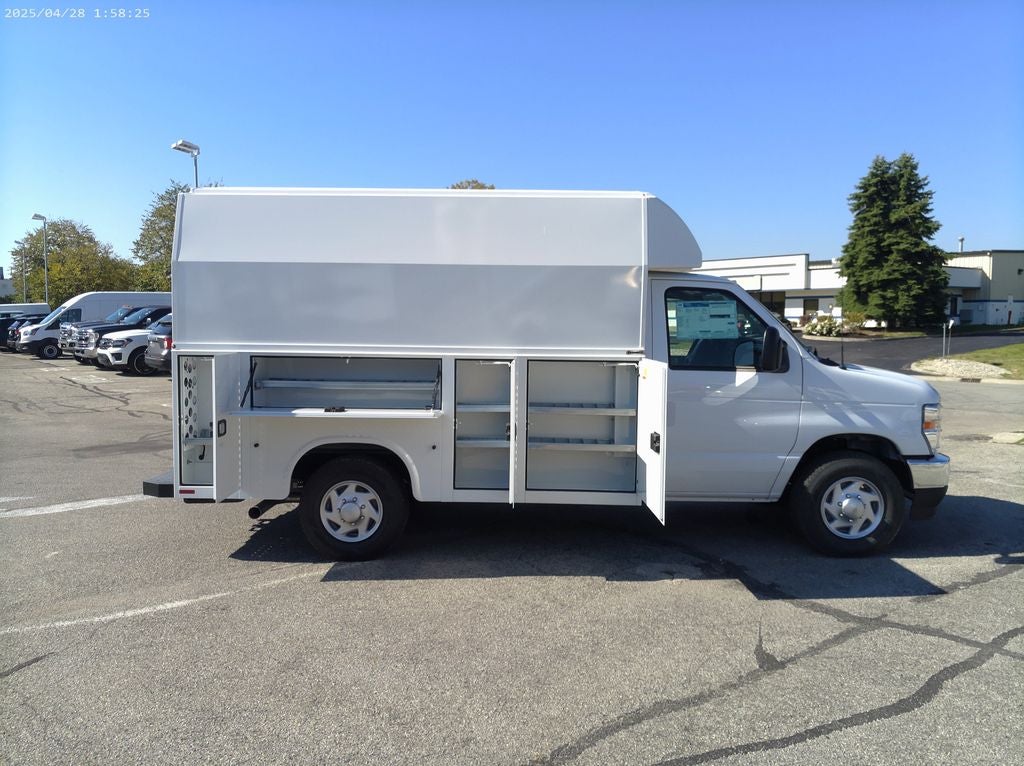 2026 Ford E-350SD Base Cutaway