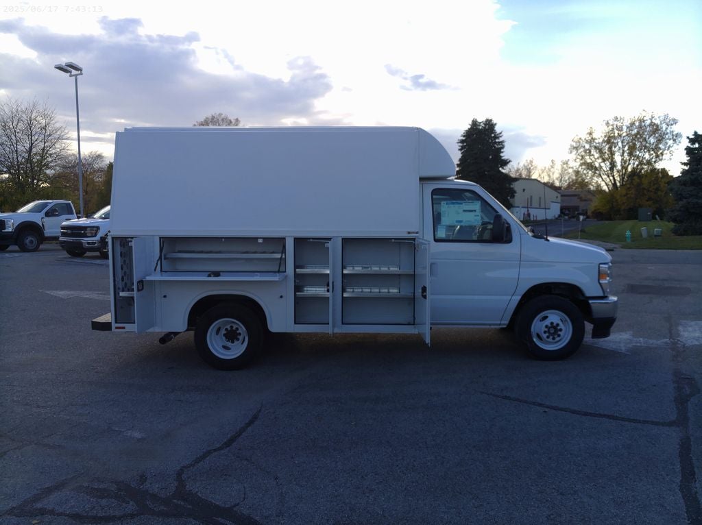 2026 Ford E-350SD Base Cutaway