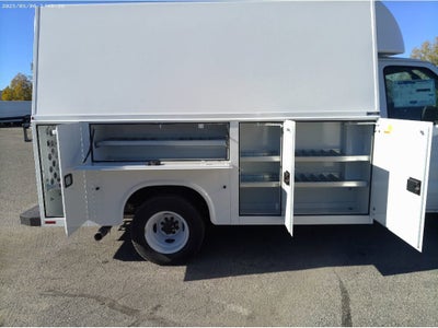 2026 Ford E-350SD Base Cutaway