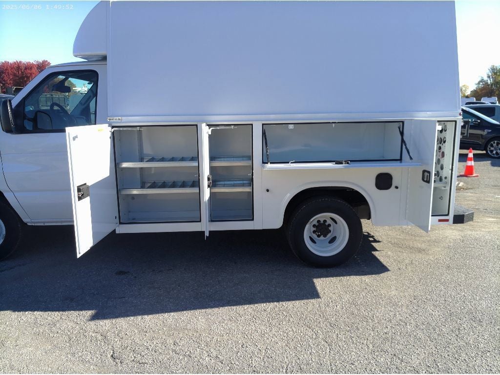 2026 Ford E-350SD Base Cutaway