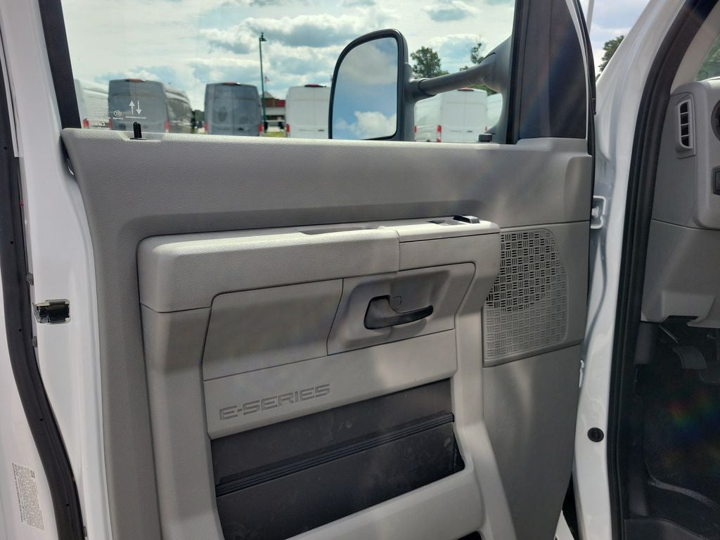 2027 Ford E-350SD Base Cutaway