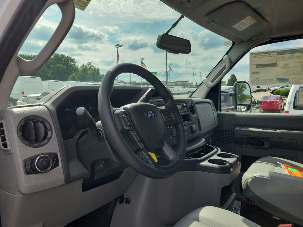 2027 Ford E-350SD Base Cutaway