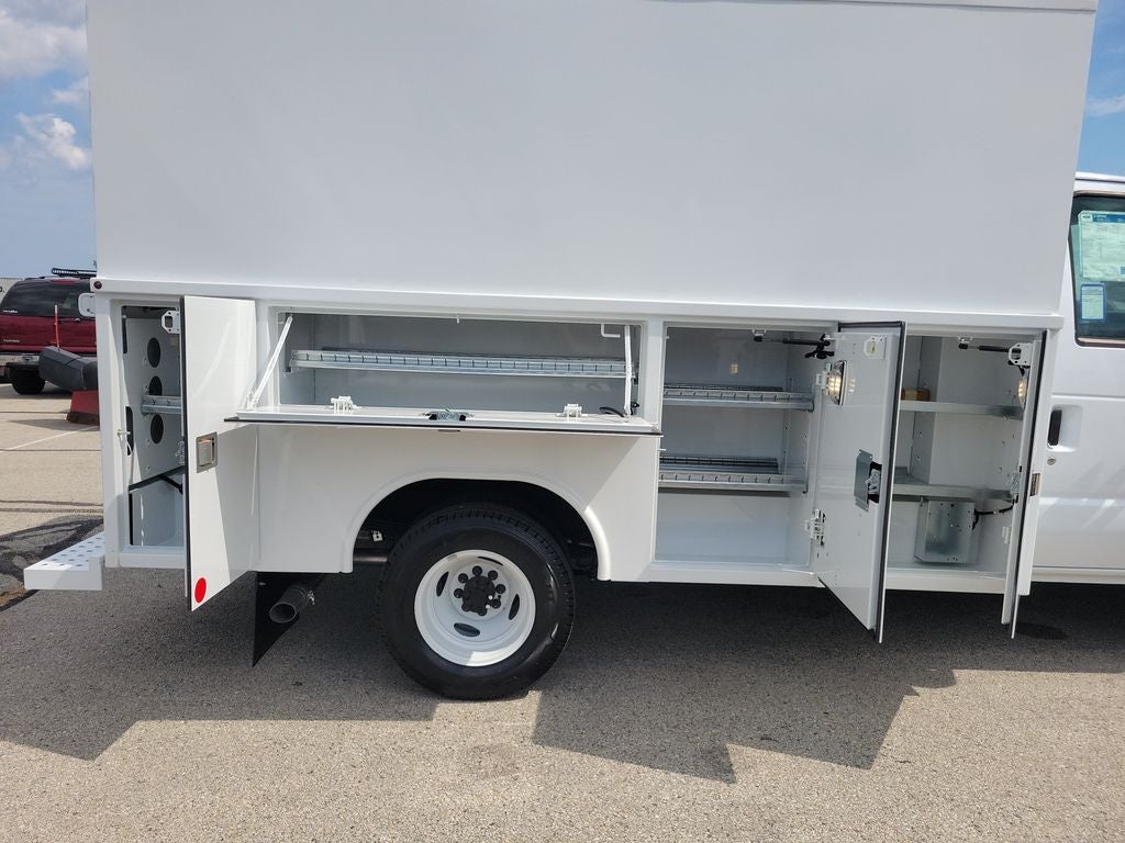 2027 Ford E-350SD Base Cutaway
