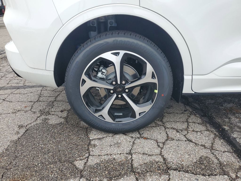 2026 Ford Escape ST-Line Elite