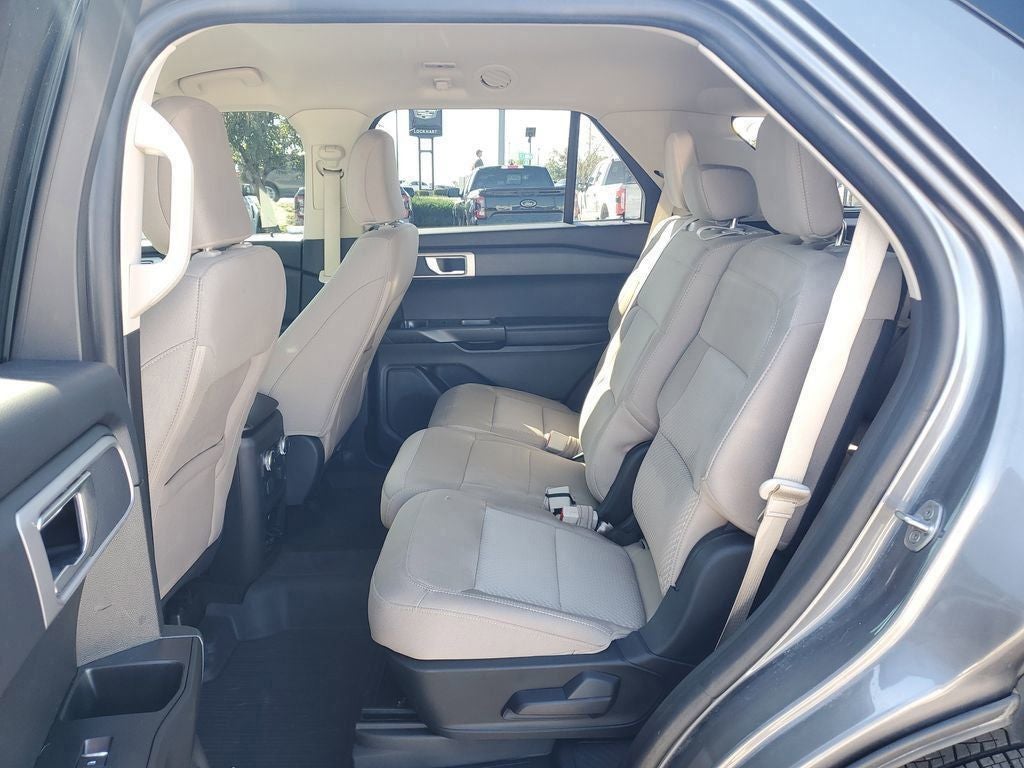 2021 Ford Explorer Base