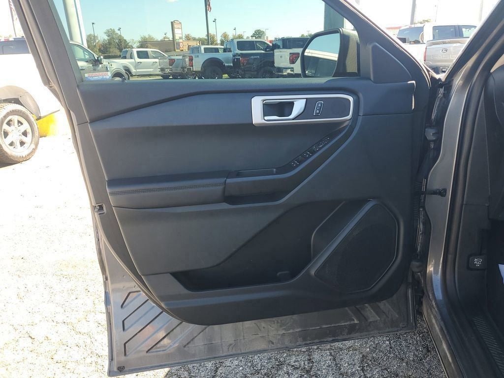 2021 Ford Explorer Base