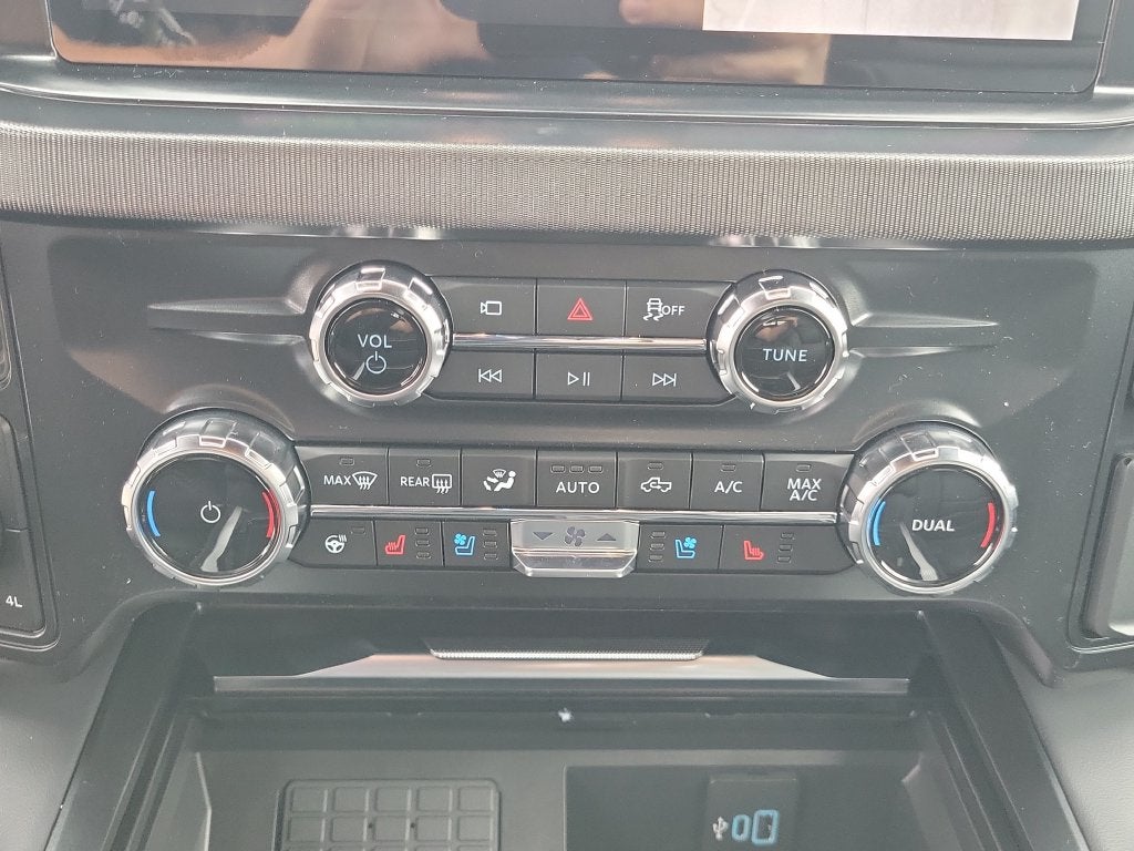2027 Ford F-250SD Platinum