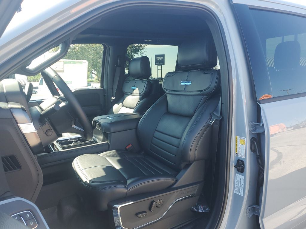 2025 Ford F-350SD Platinum