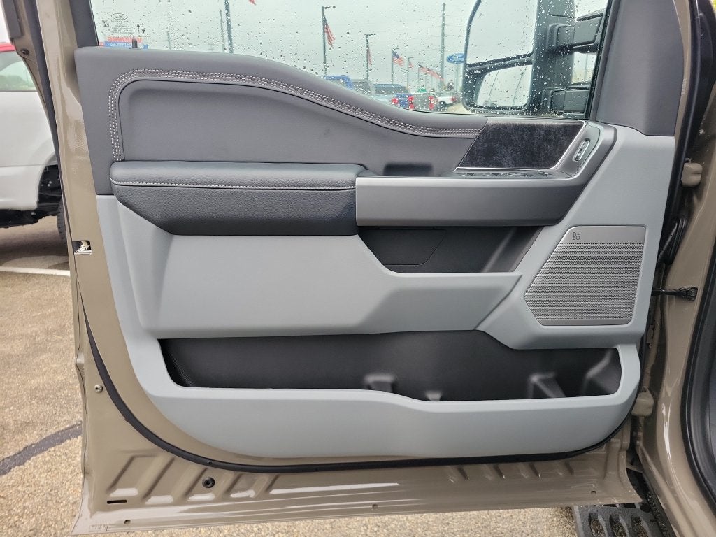 2027 Ford F-350SD XLT