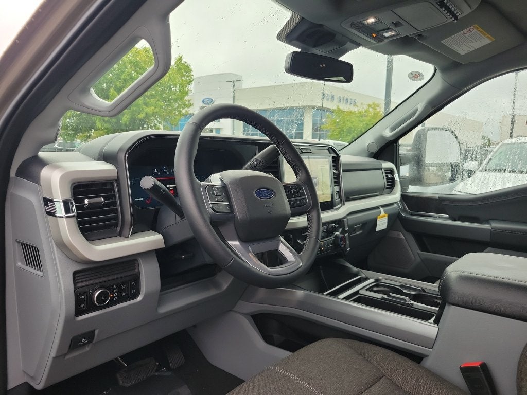 2027 Ford F-350SD XLT