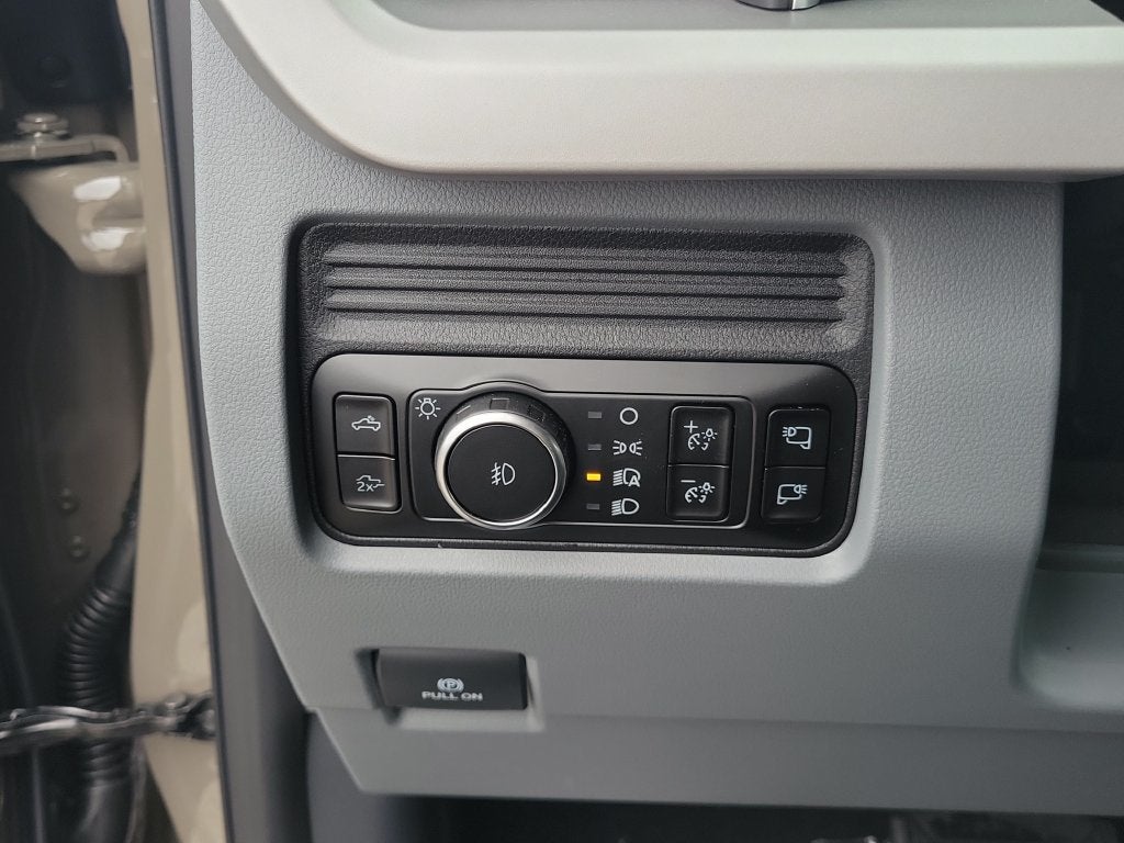 2027 Ford F-350SD XLT