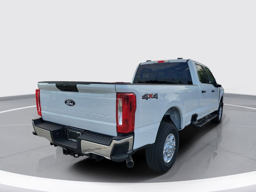 2027 Ford F-350SD XLT