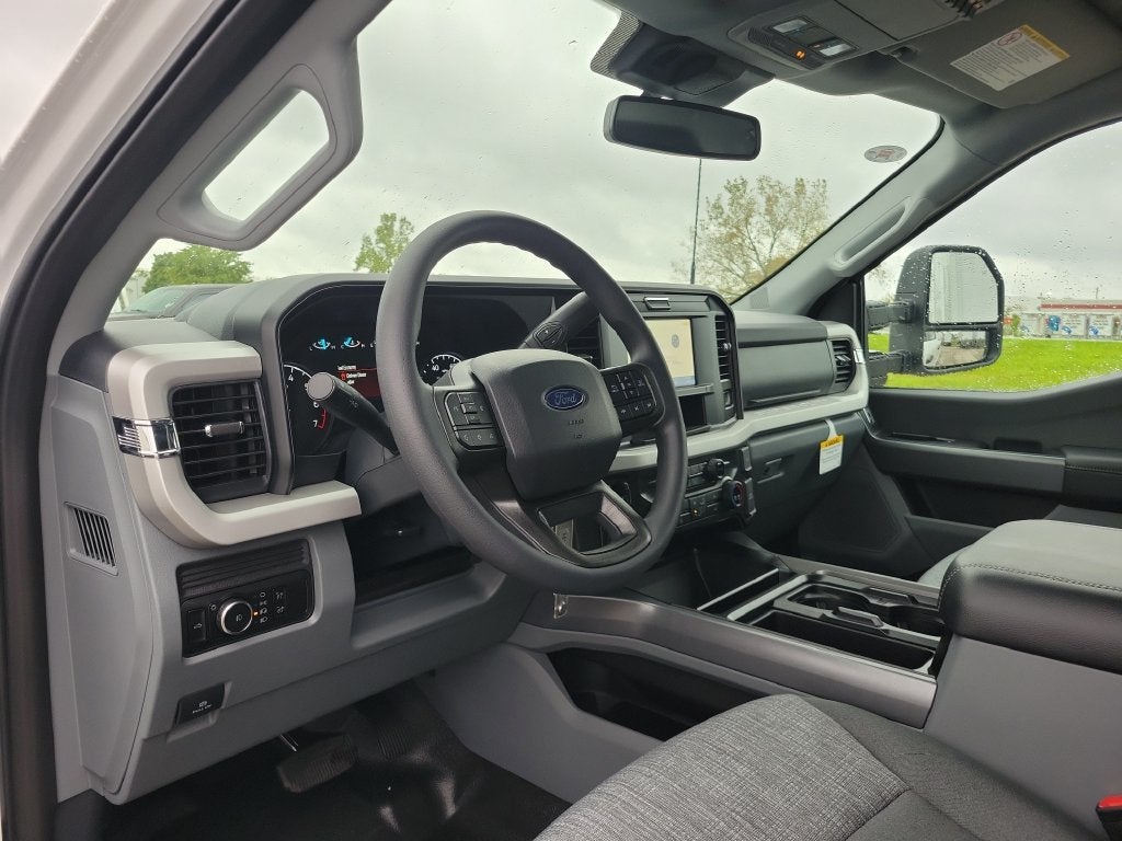 2027 Ford F-350SD XLT