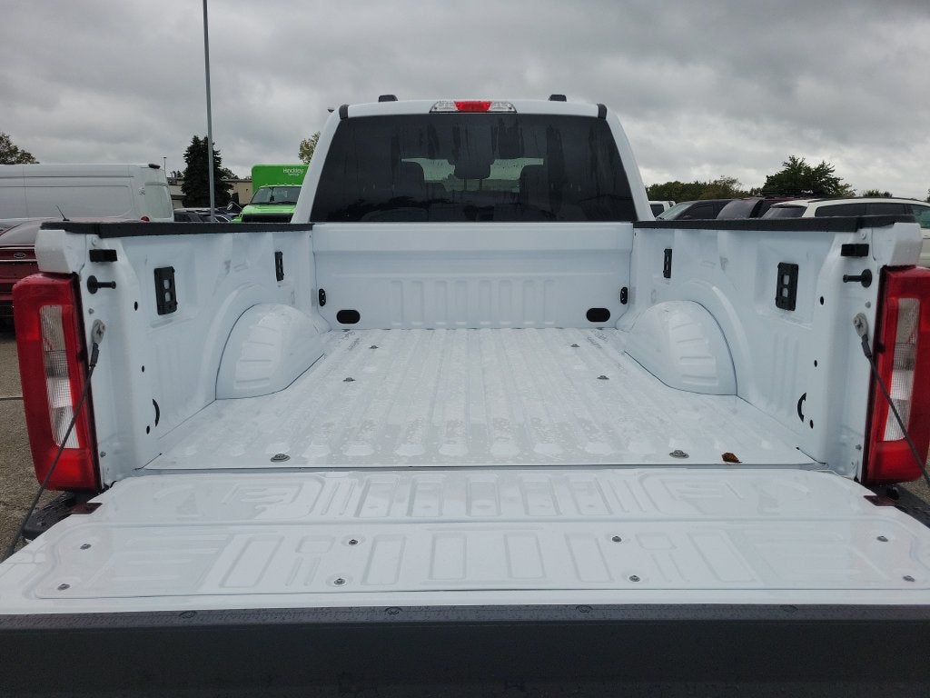 2027 Ford F-350SD XLT
