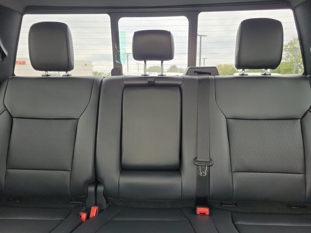 2027 Ford F-350SD Lariat DRW