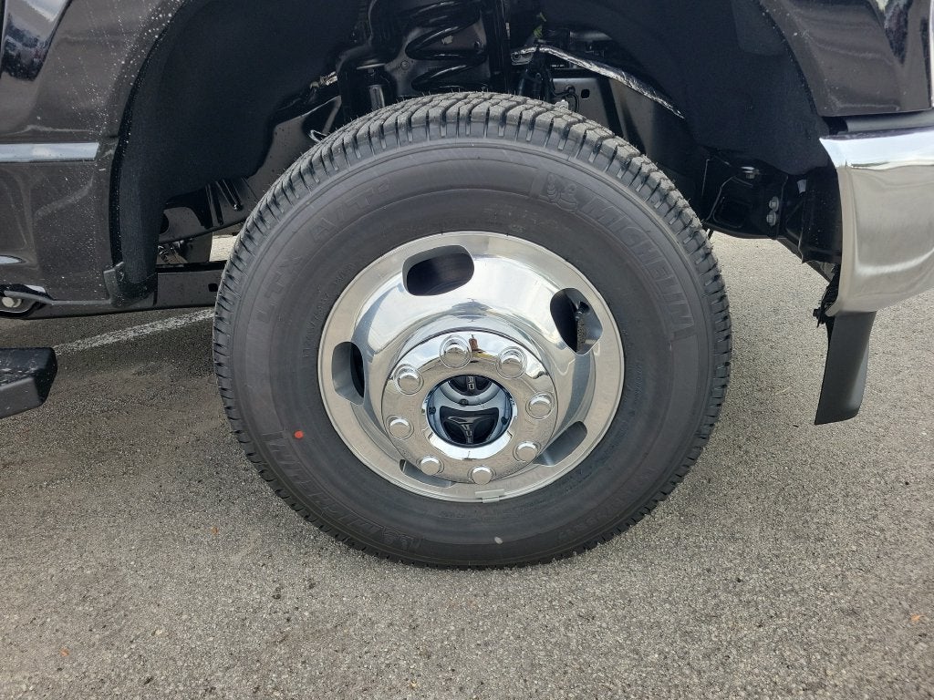 2027 Ford F-350SD Lariat DRW