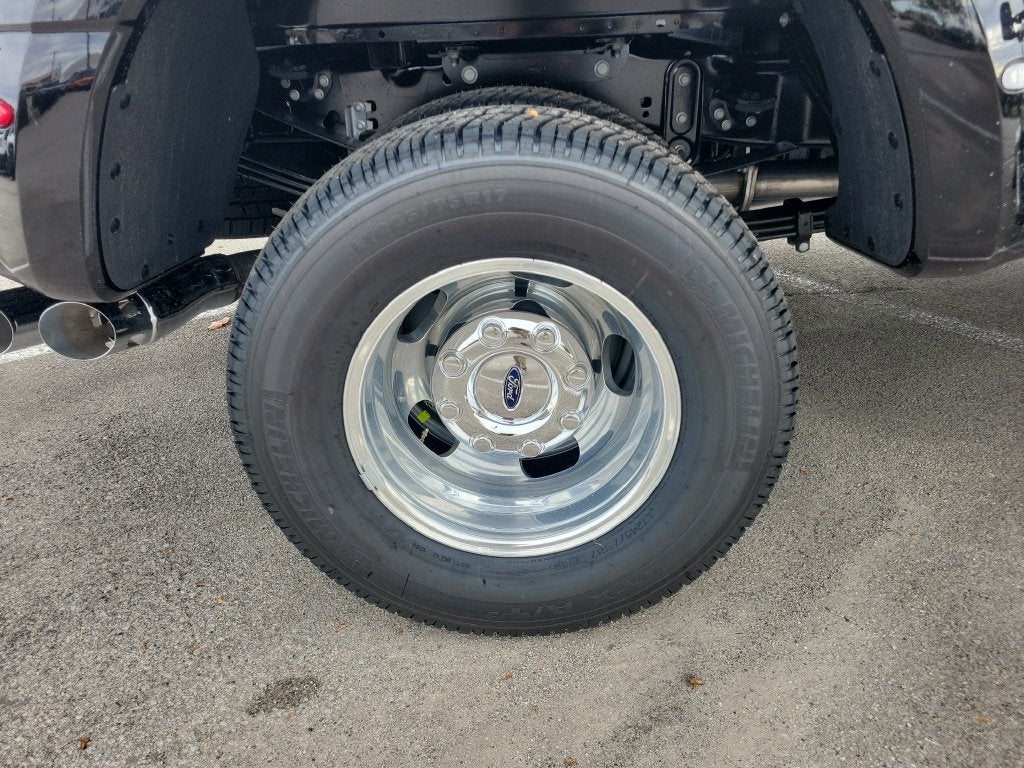 2027 Ford F-350SD Lariat DRW