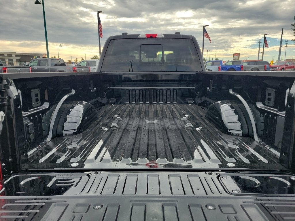 2027 Ford F-350SD Lariat DRW