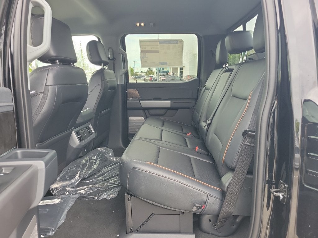 2027 Ford F-350SD Lariat DRW