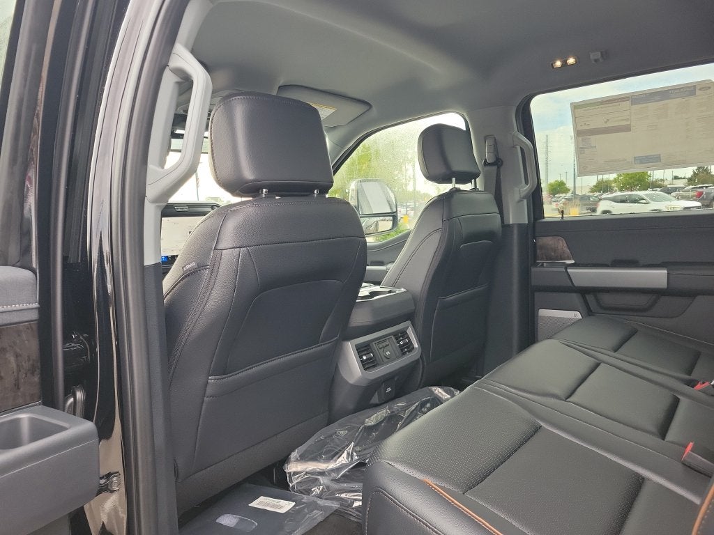 2027 Ford F-350SD Lariat DRW