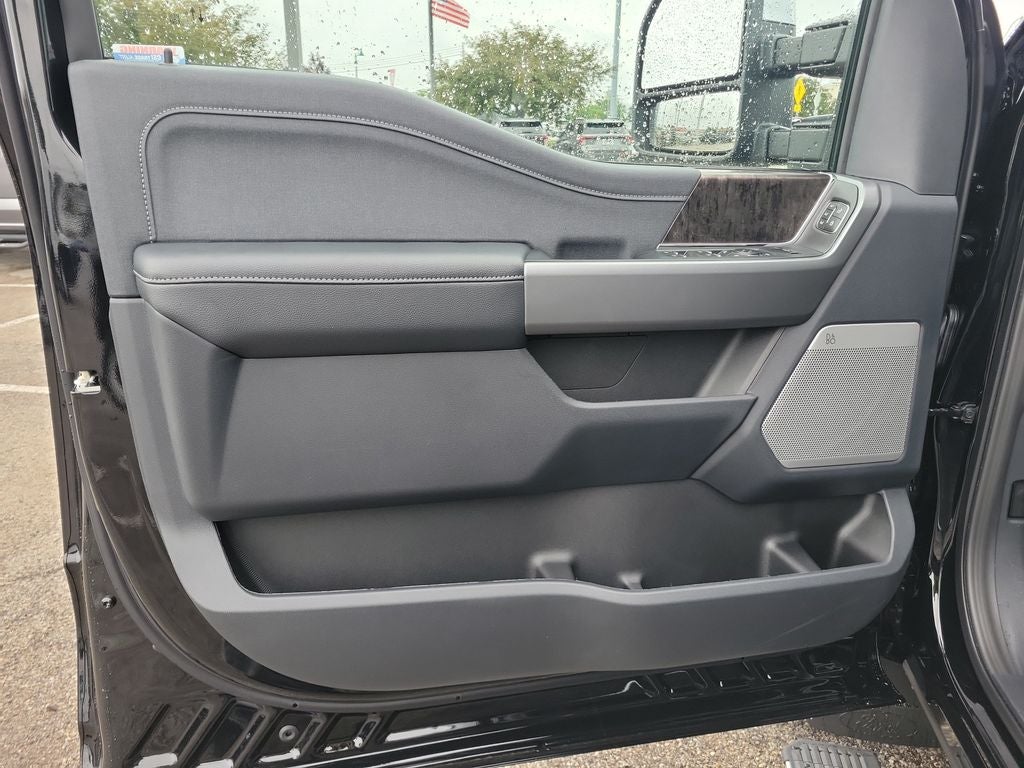2026 Ford F-350SD Lariat DRW