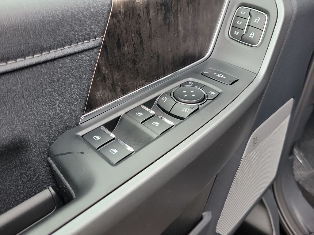 2026 Ford F-350SD Lariat DRW