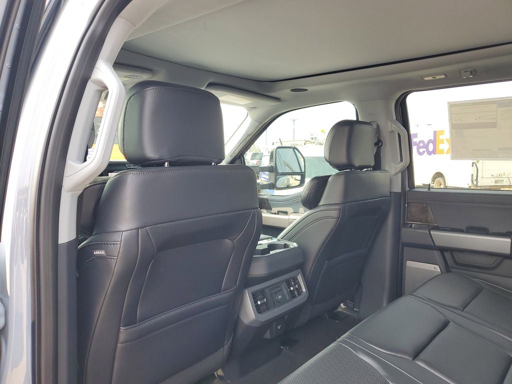 2025 Ford F-350SD Lariat DRW