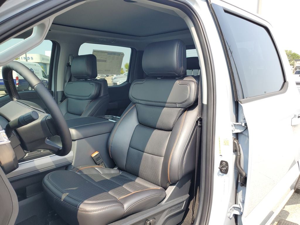 2025 Ford F-350SD Lariat DRW