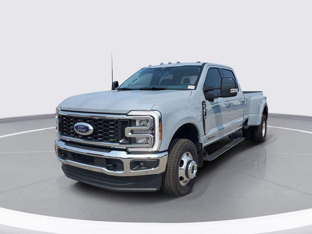 2025 Ford F-350SD Lariat DRW