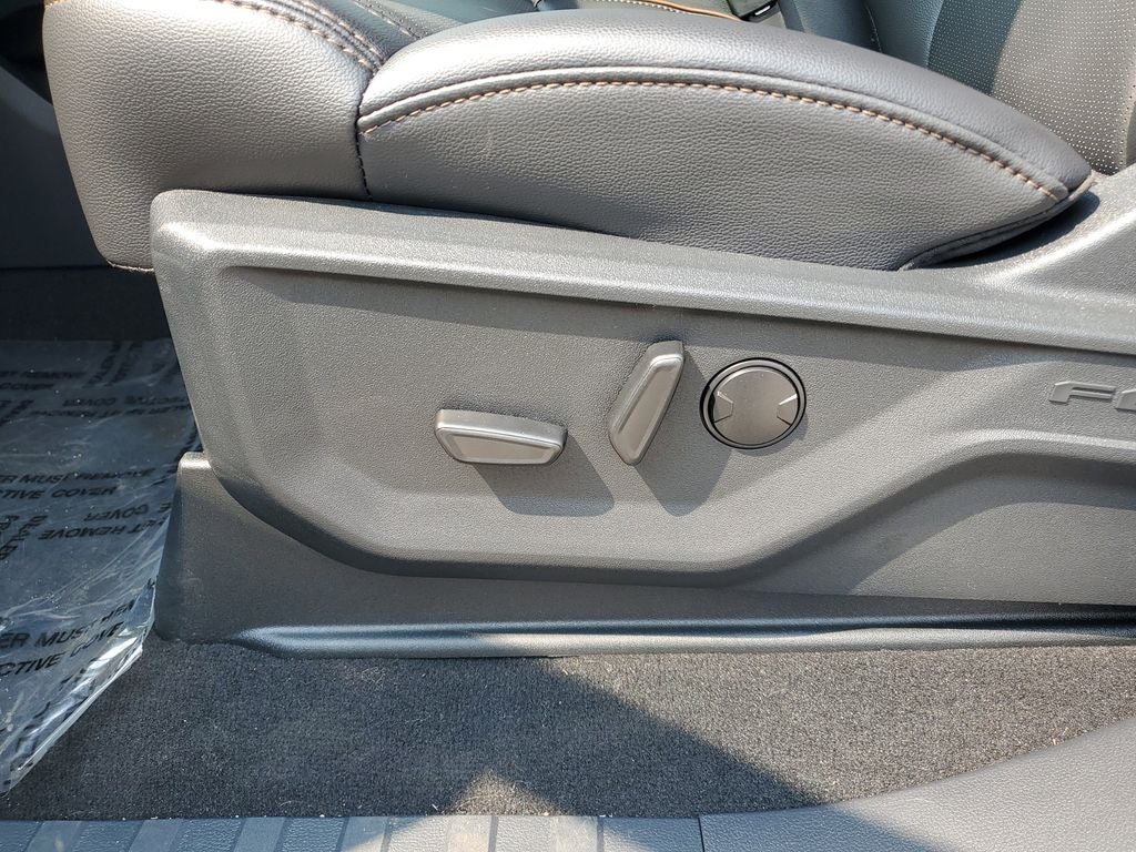 2025 Ford F-350SD Lariat DRW