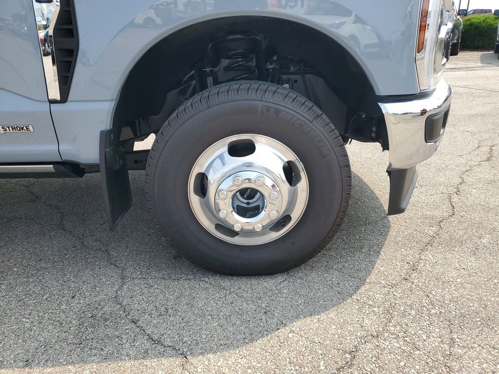 2025 Ford F-350SD Lariat DRW