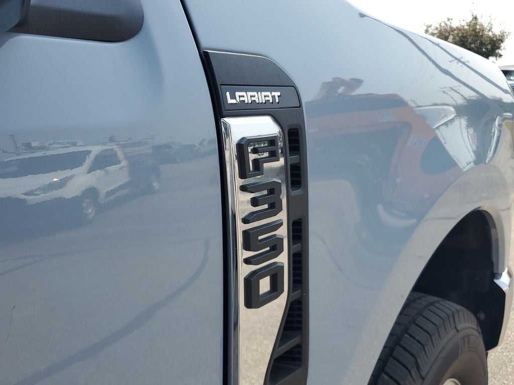 2025 Ford F-350SD Lariat DRW