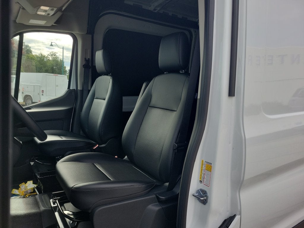 2027 Ford Transit-250 Base