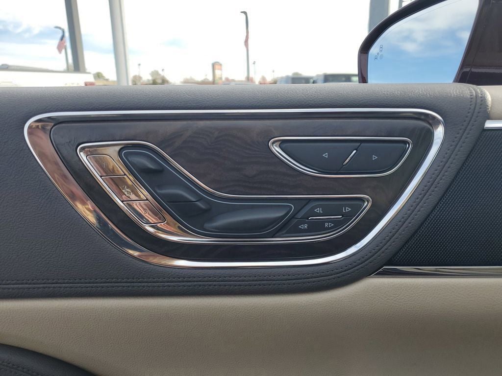 2017 Lincoln Continental Reserve