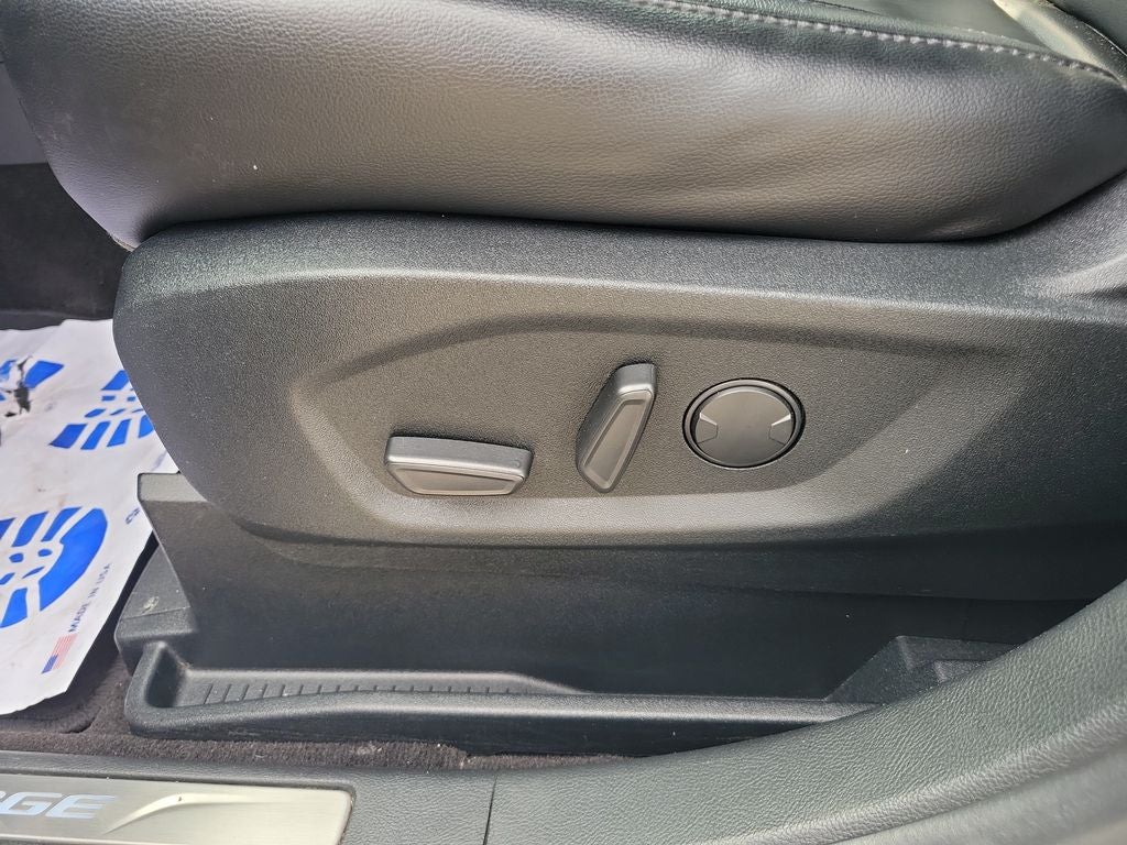 2020 Ford Edge Titanium