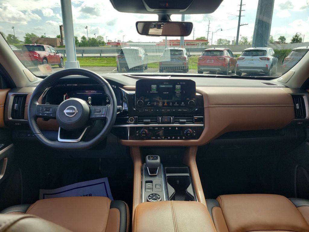 2023 Nissan Pathfinder Platinum