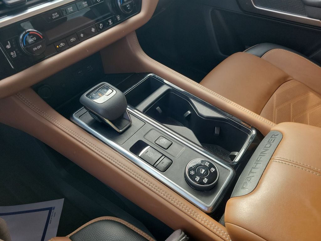 2023 Nissan Pathfinder Platinum