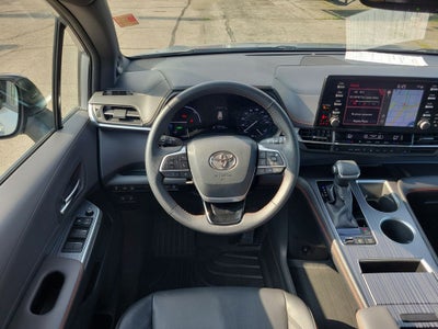 2021 Toyota Sienna XSE 7 Passenger
