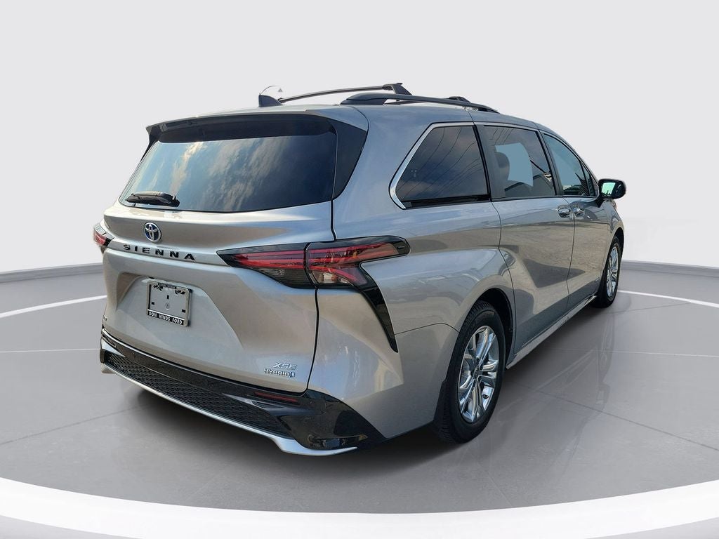 2021 Toyota Sienna XSE 7 Passenger